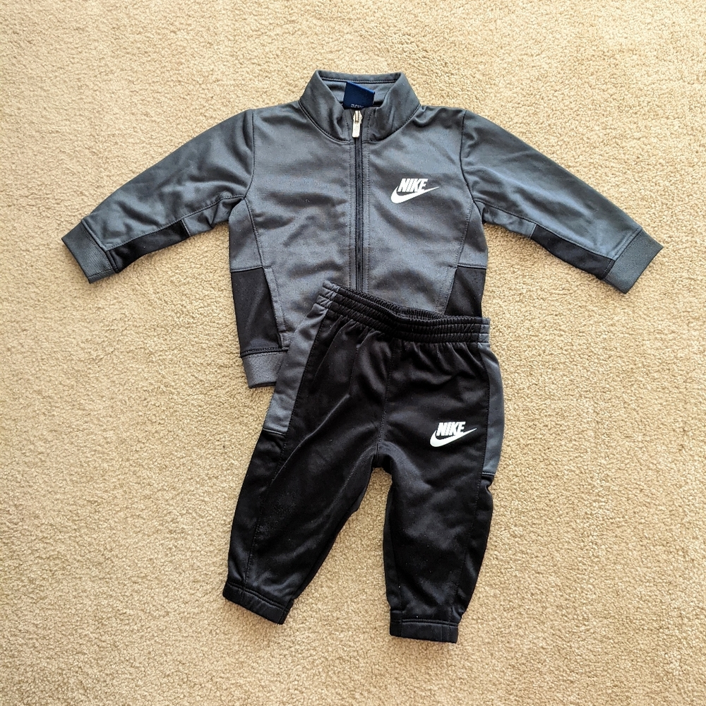 Nike Jogger Set - Picture 1 of 5